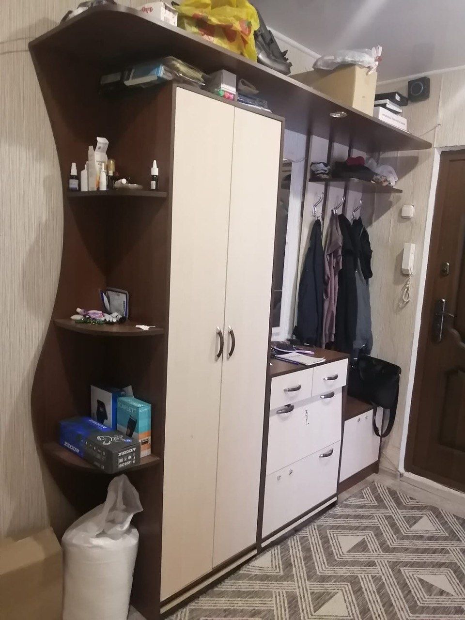 Продам прихожую 200х210