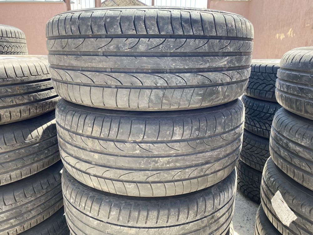 Шины Bridgestone 225/50/17,  2шт