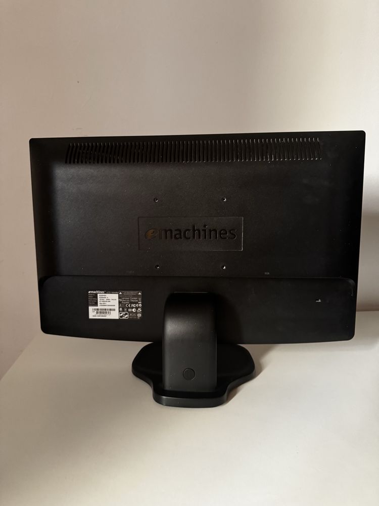 Продам монитор emachines lcd monitor