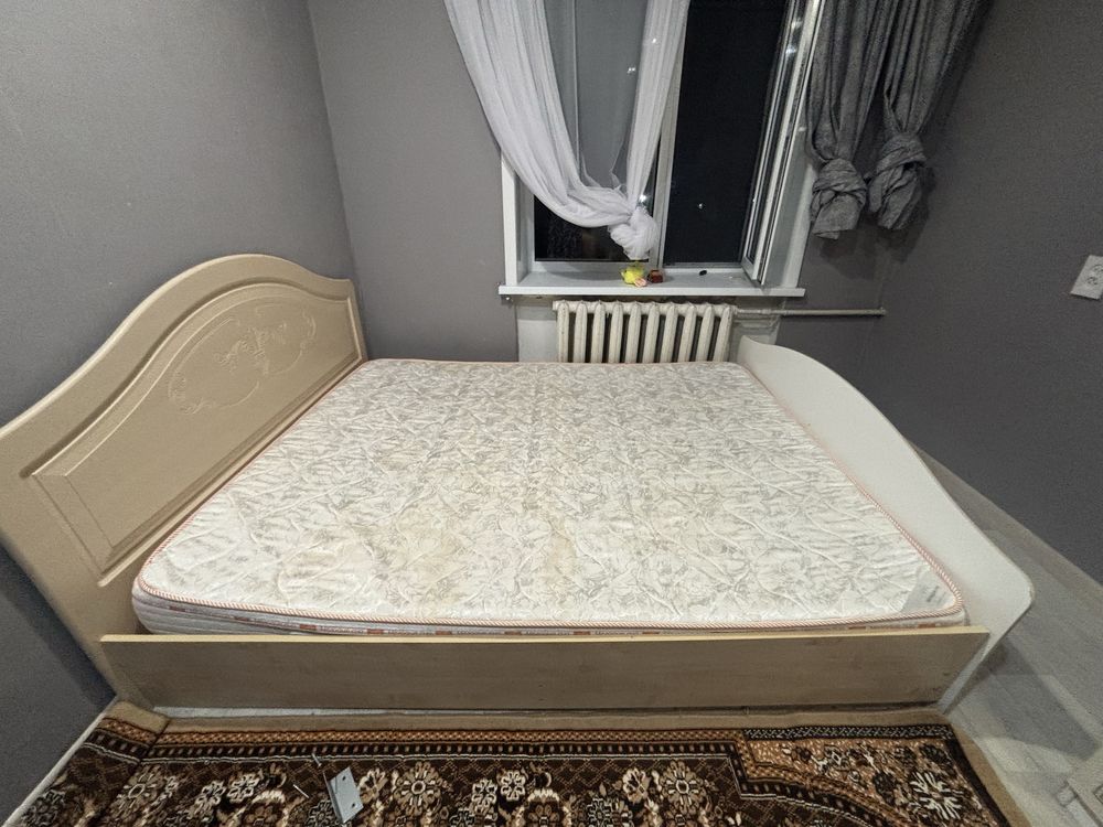 Спальный кровать