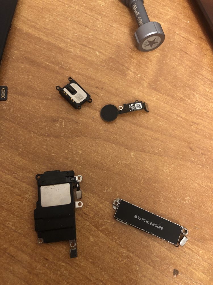 Продам дисплейный модуль от Iphone 8