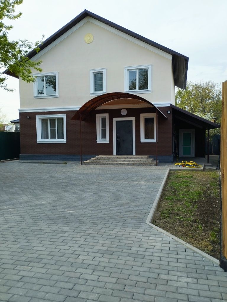 Дом 5 комнатный, в центре Боралдая