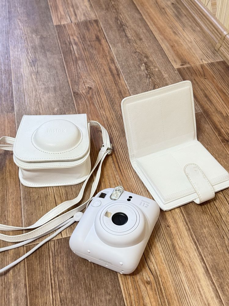 Камера Instax mini 12