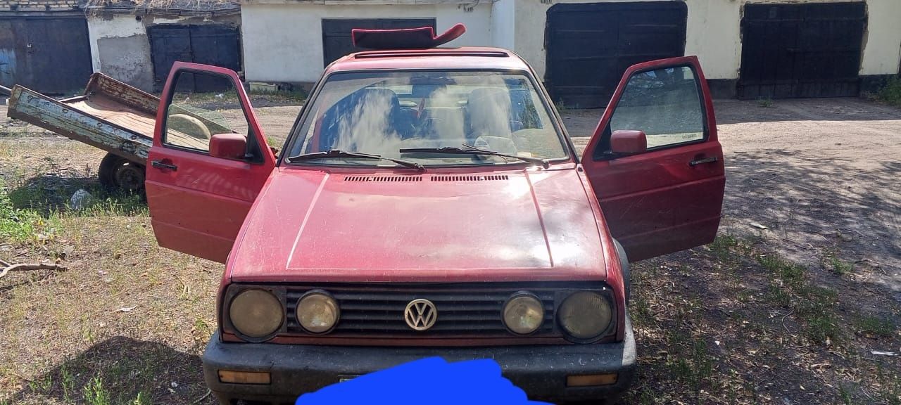 Volkswagen Golf 2 (1.8 )