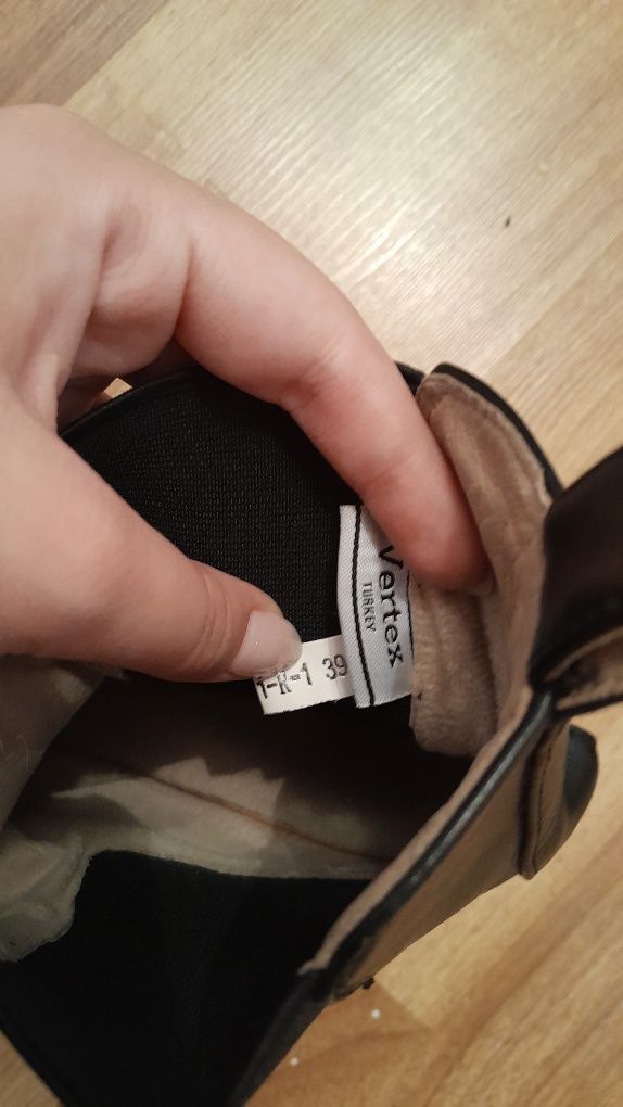 Продам Лоферы  и Сапоги