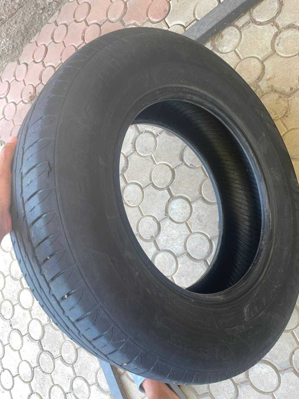 Продаю резину 210 70 R16