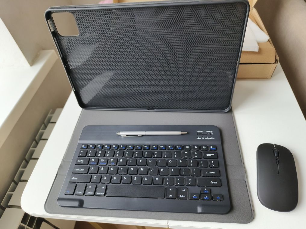 Продам клавиатуру и чехол для планшета Xiaomi pad