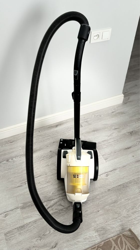 Продается Пылесос Karcher