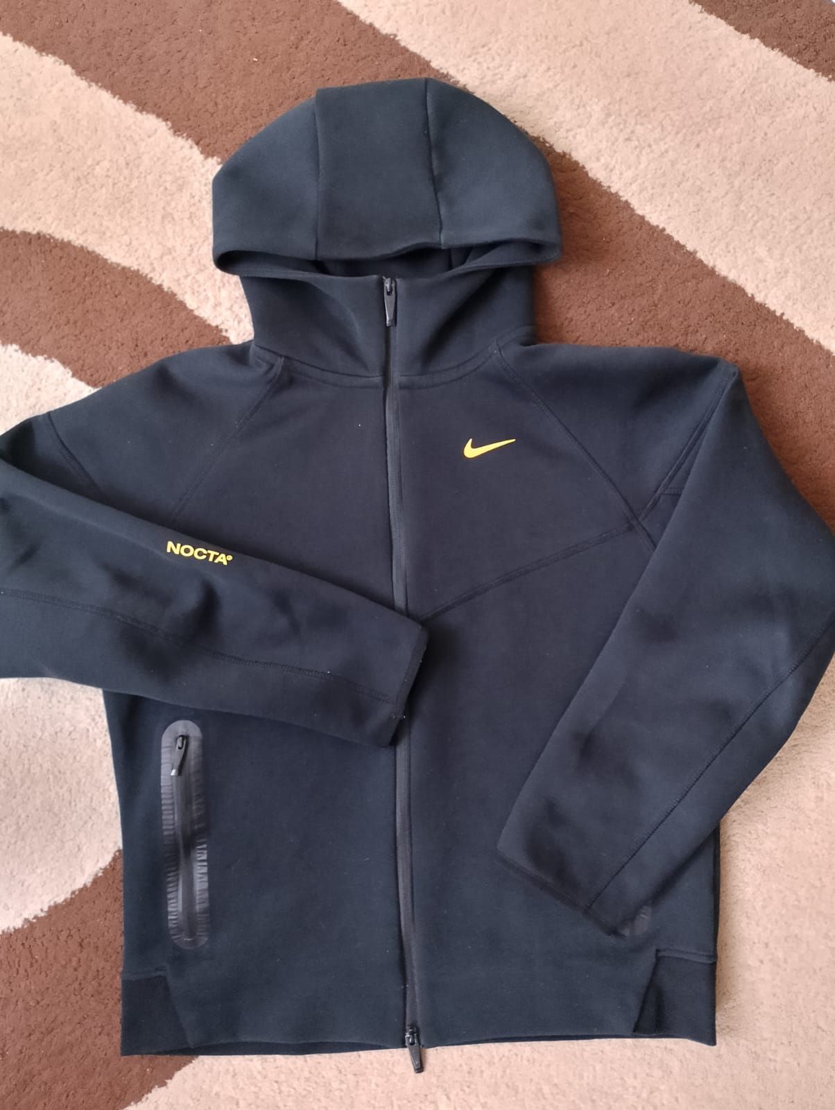 продам кофту Nike nokta