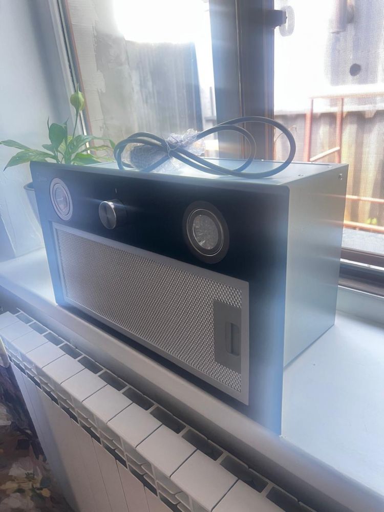 Вытяжка новая фирмы Midea