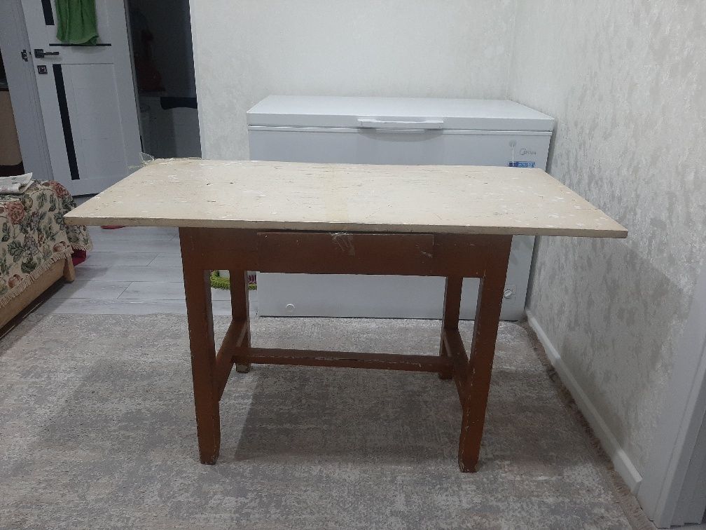 Стол  кухонный размер 120 × 60