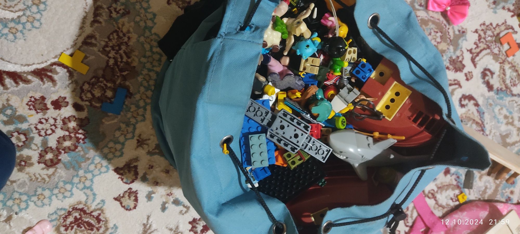Продам Лего целый рюгзак и п/д все продам