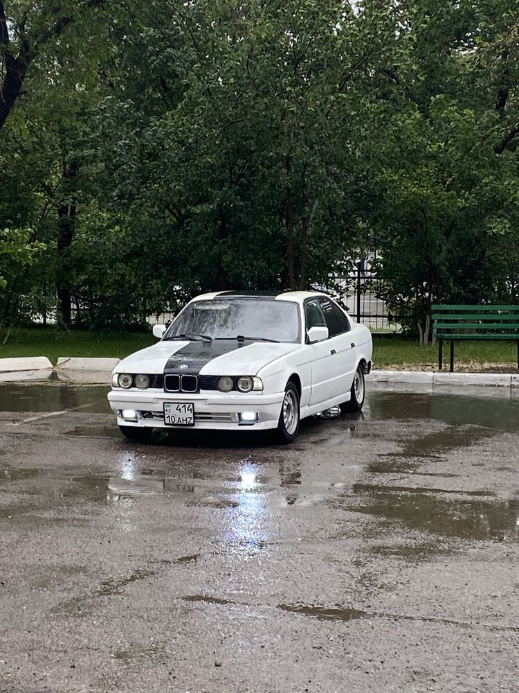 Продам БМВ 520i 1989г