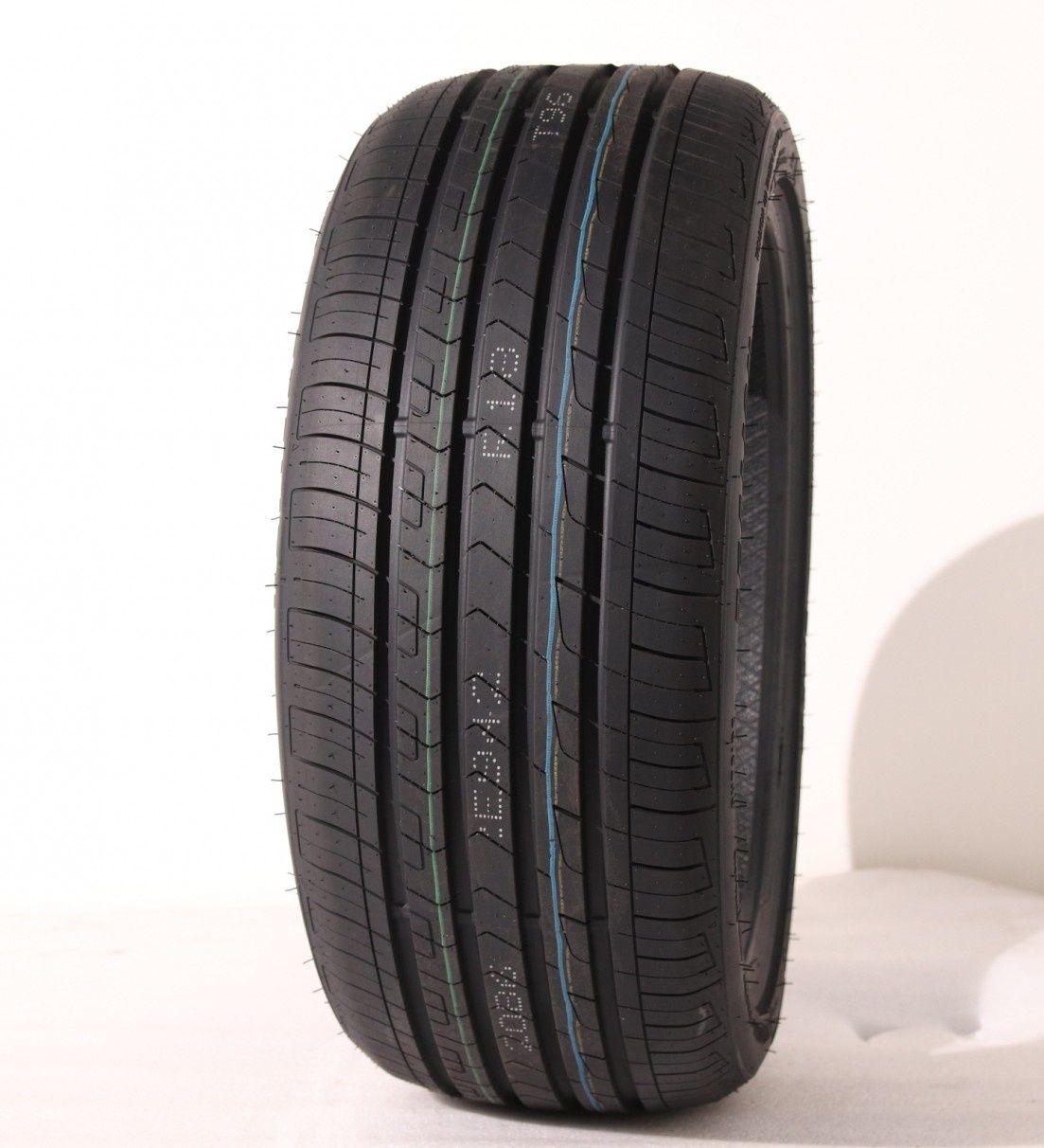 ZMAX 235/45ZR18 ZEALiON 98W XL
