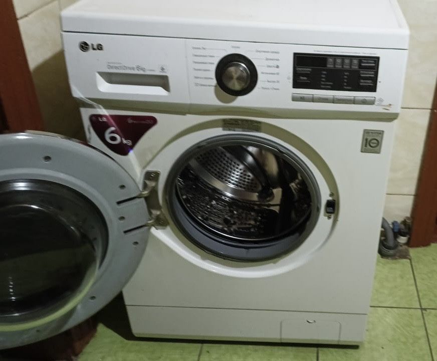 Продам стиральную машинку LG