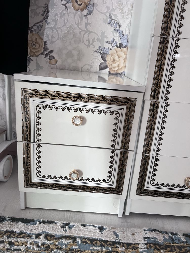 Спальный гарнитур