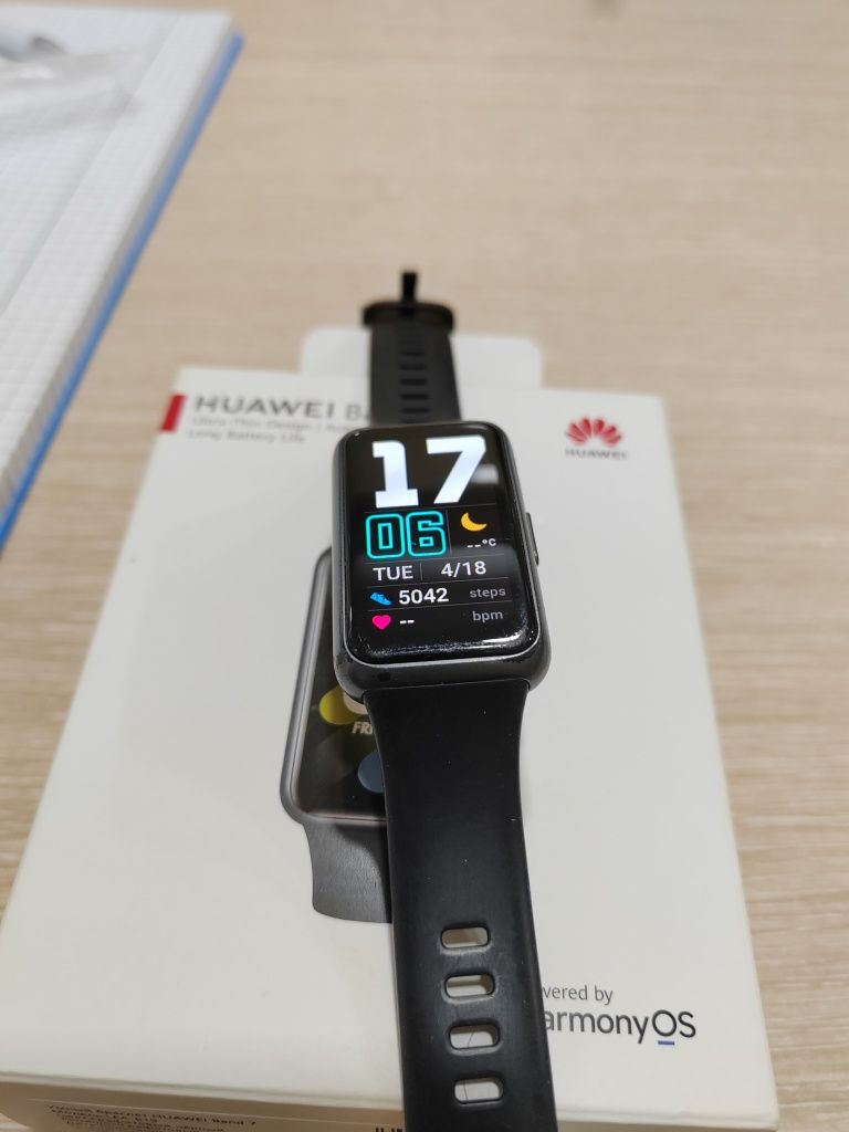 Продам Huawei Band 7.