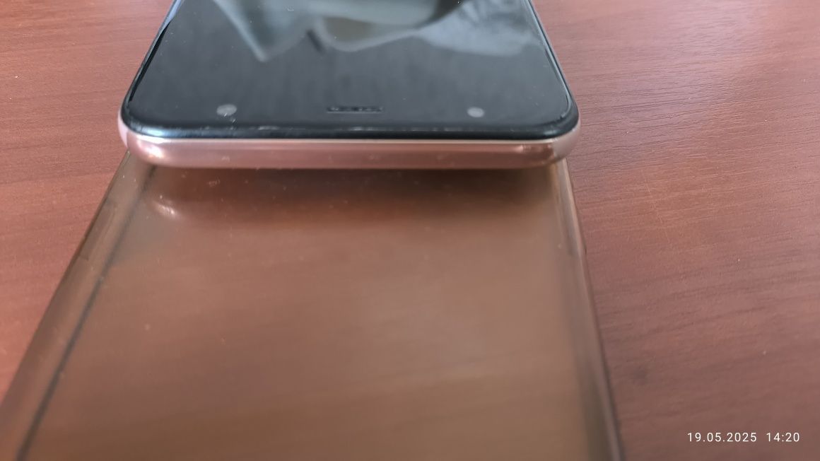 Продаю Samsung Galaxy J4+