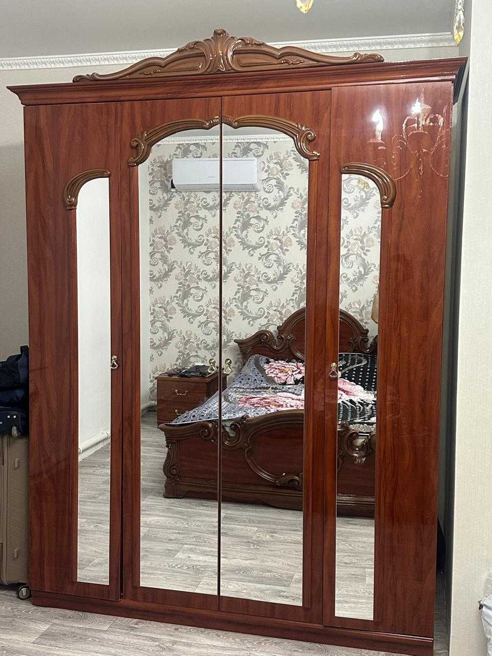 Спальный гарнитур