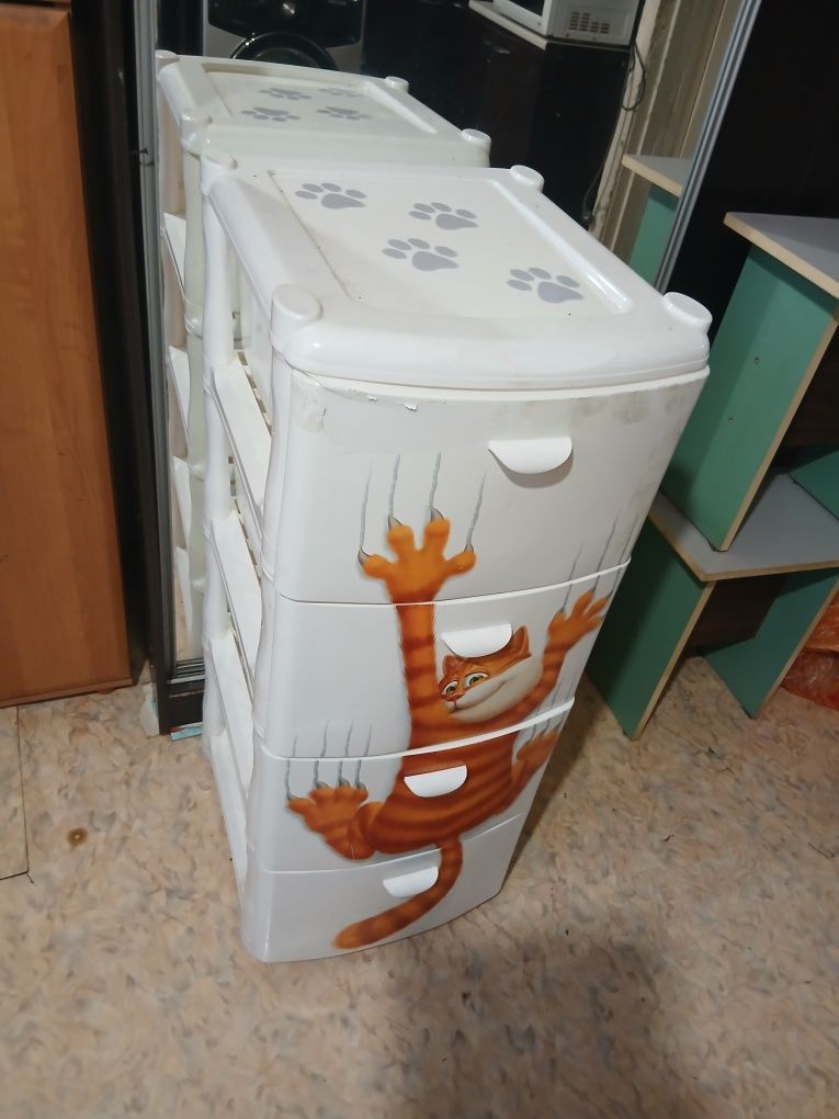 Продаю пластмасса корзину