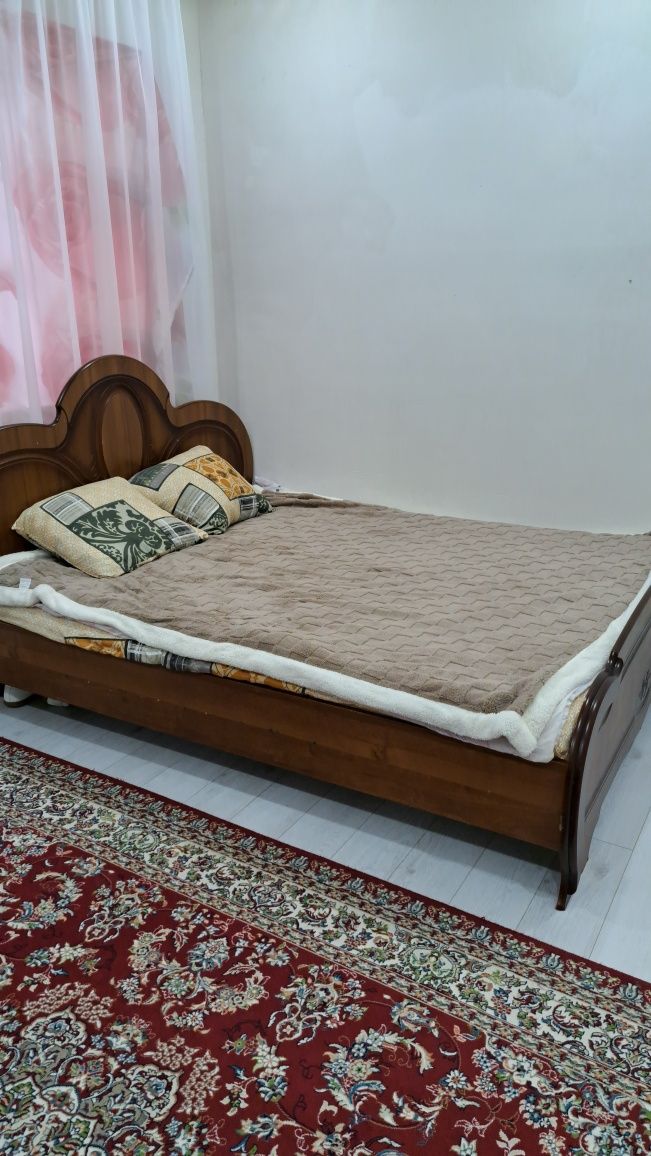 Продам спальный гарнитур