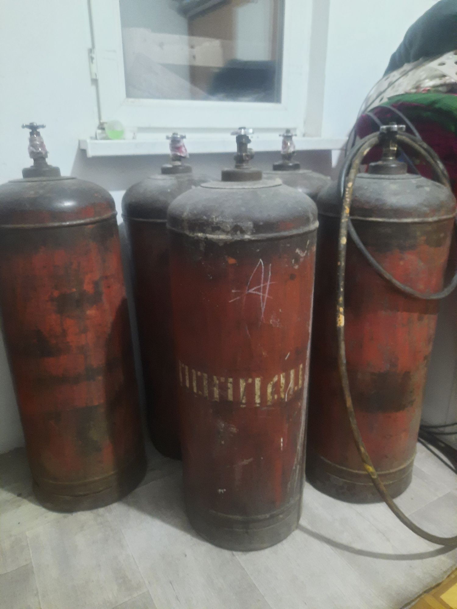 Газ балон большой и маленкий с  редуктором и без редакторы
