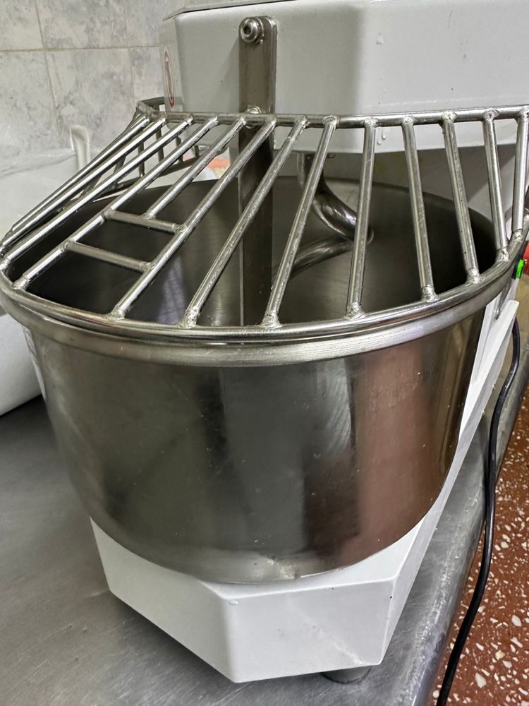Продам тестомес. 4.5кг