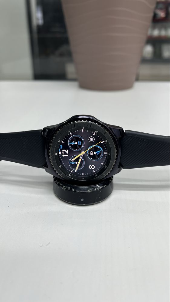 Смарт Часы (Smart Watch) Samsung Gear S3 в отличном состоянии