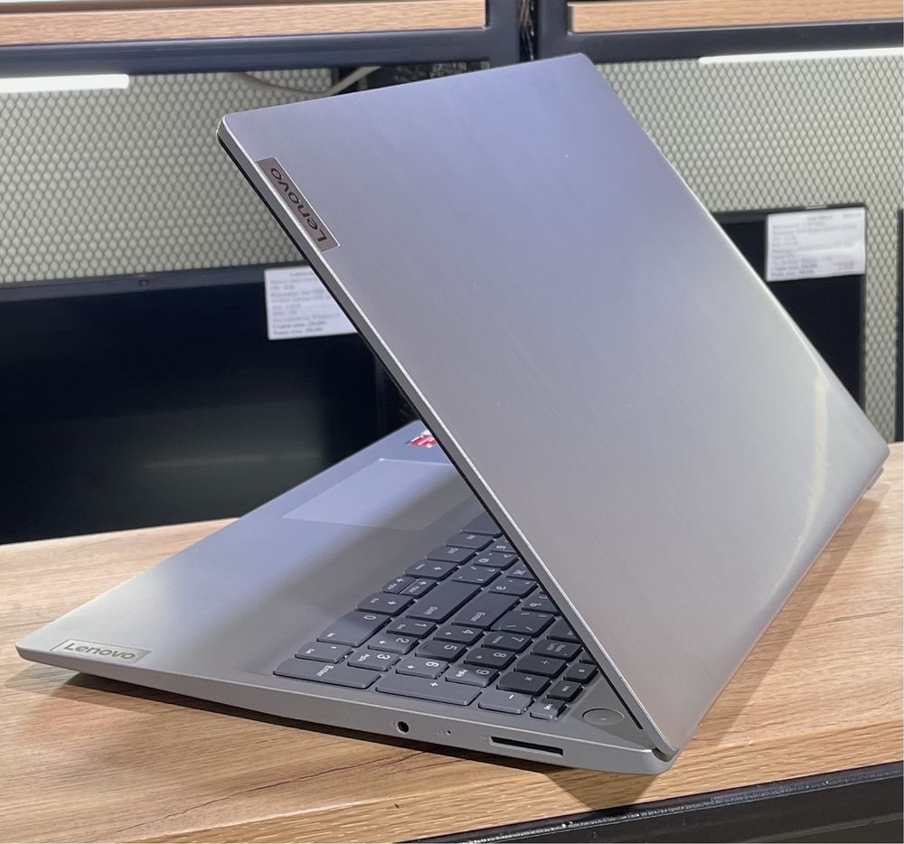Ноутбук Lenovo AMD Athlon Silver/4GB/SSD256Gb, 8423/A10