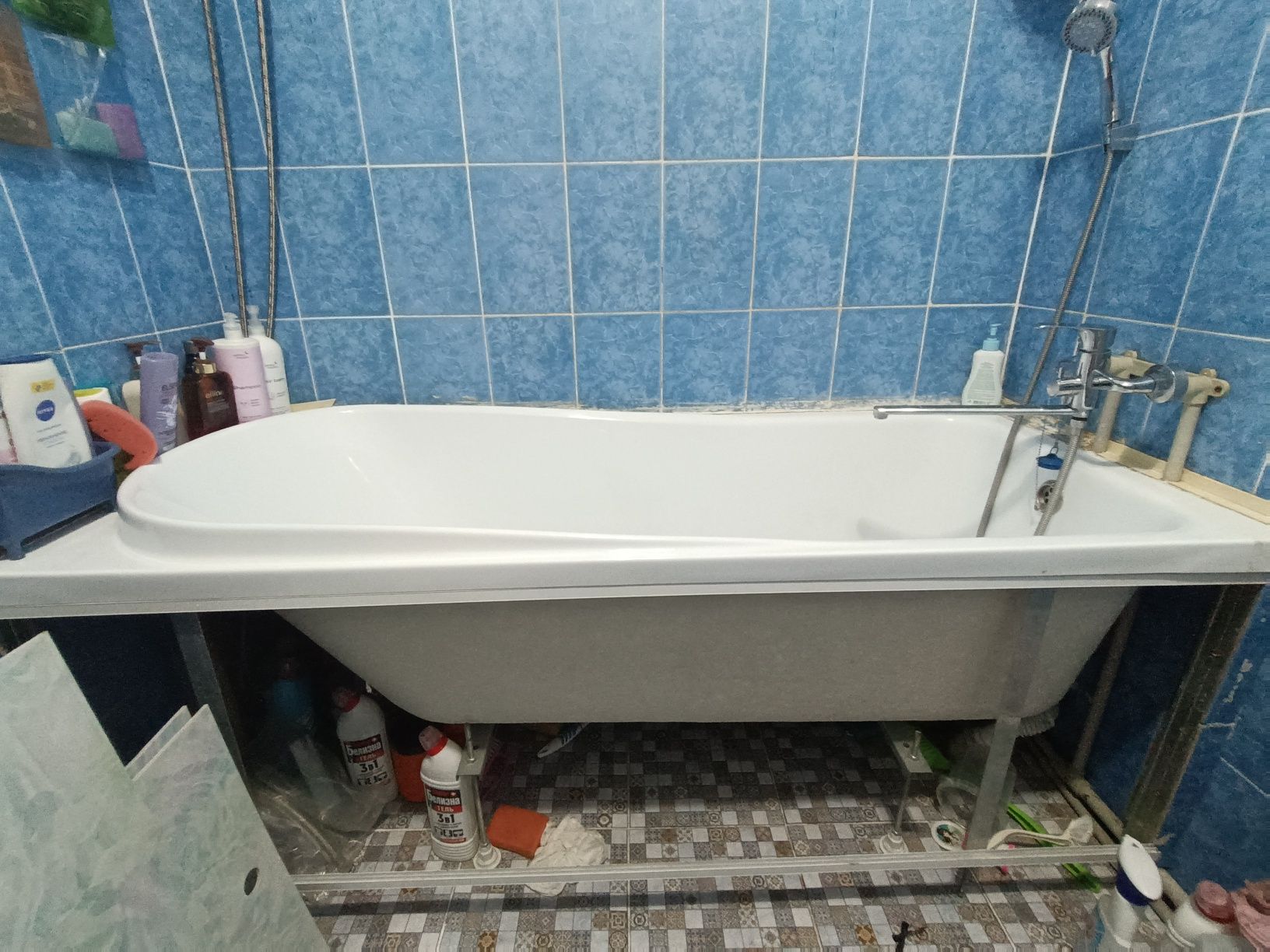 Продам акриловую ванну