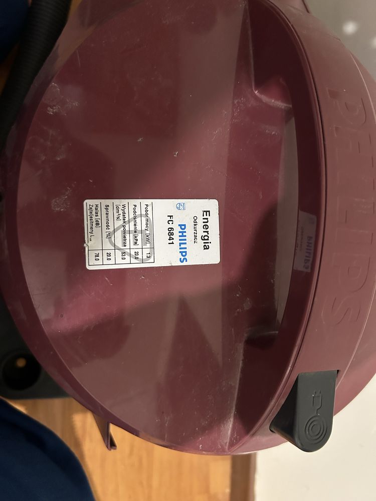 Пылесос Philips Triathlon 1400