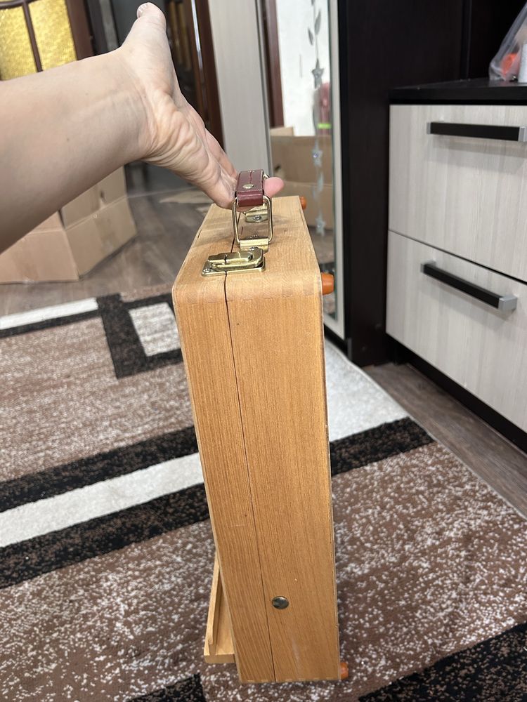 Продам мольберт настольный