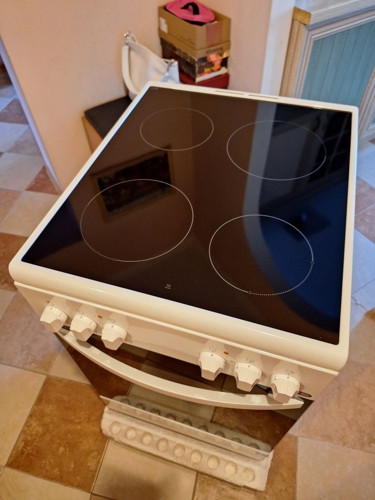 Электрическая плита  Zanussi