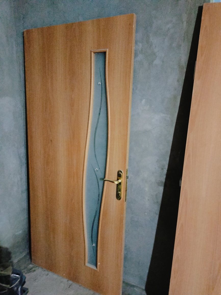 Продам двери б/у