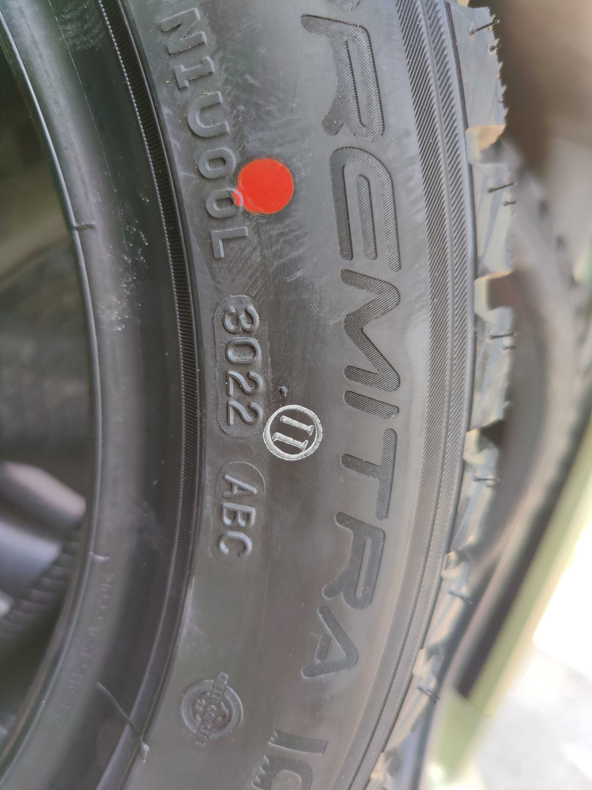 Продам зимние шины Maxxis Premitra Ice 5 Липучка 205/55/16