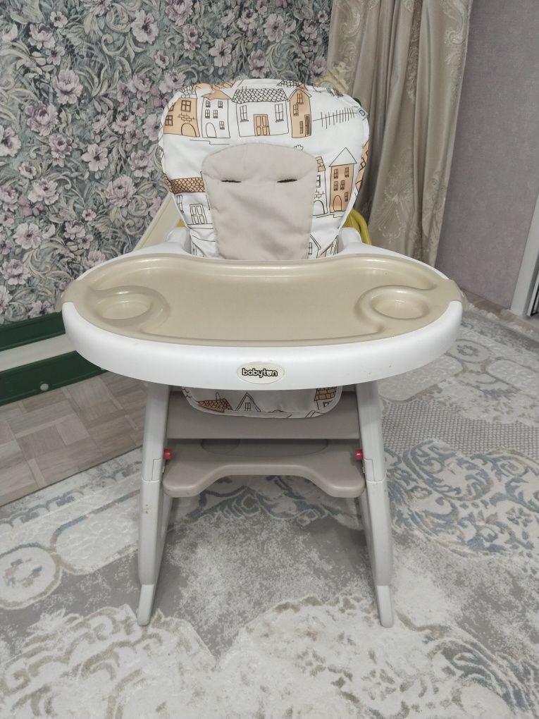 Продам стул для кормления,