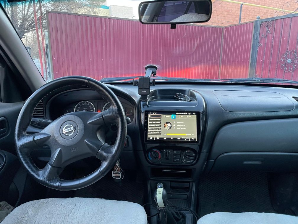Продам машину Nissan almera 2004 года