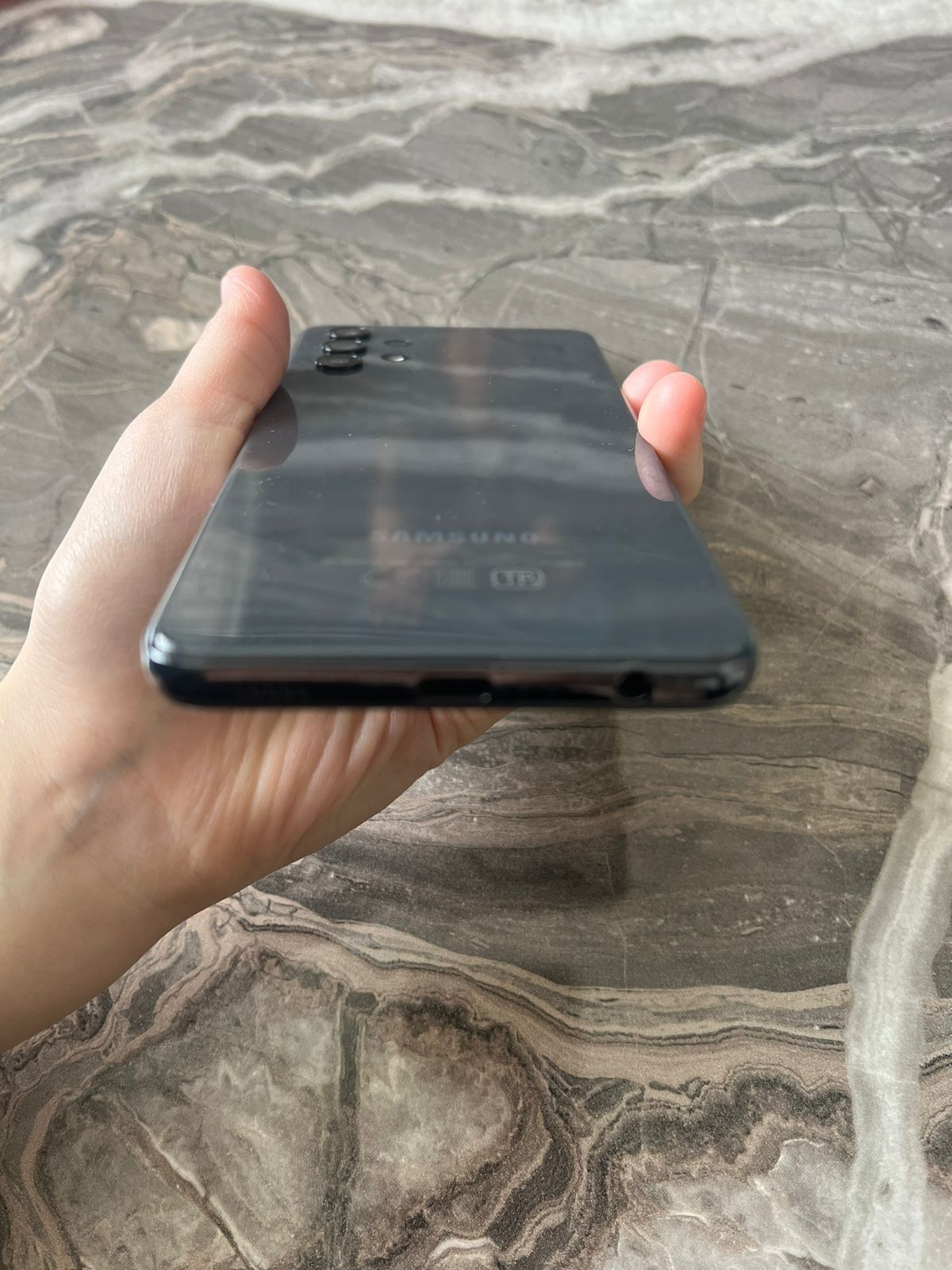 продаю Samsung a32,достаточно в хорошем состоянии, в руках был 1 год.