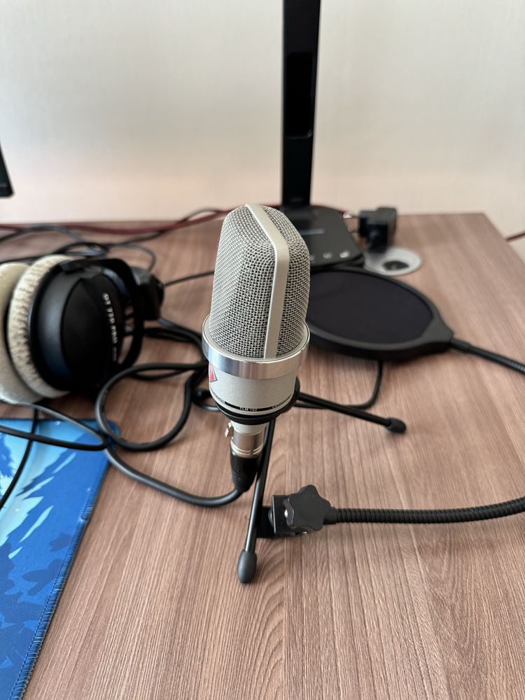 Neumann TLM 102, студийный микрофон