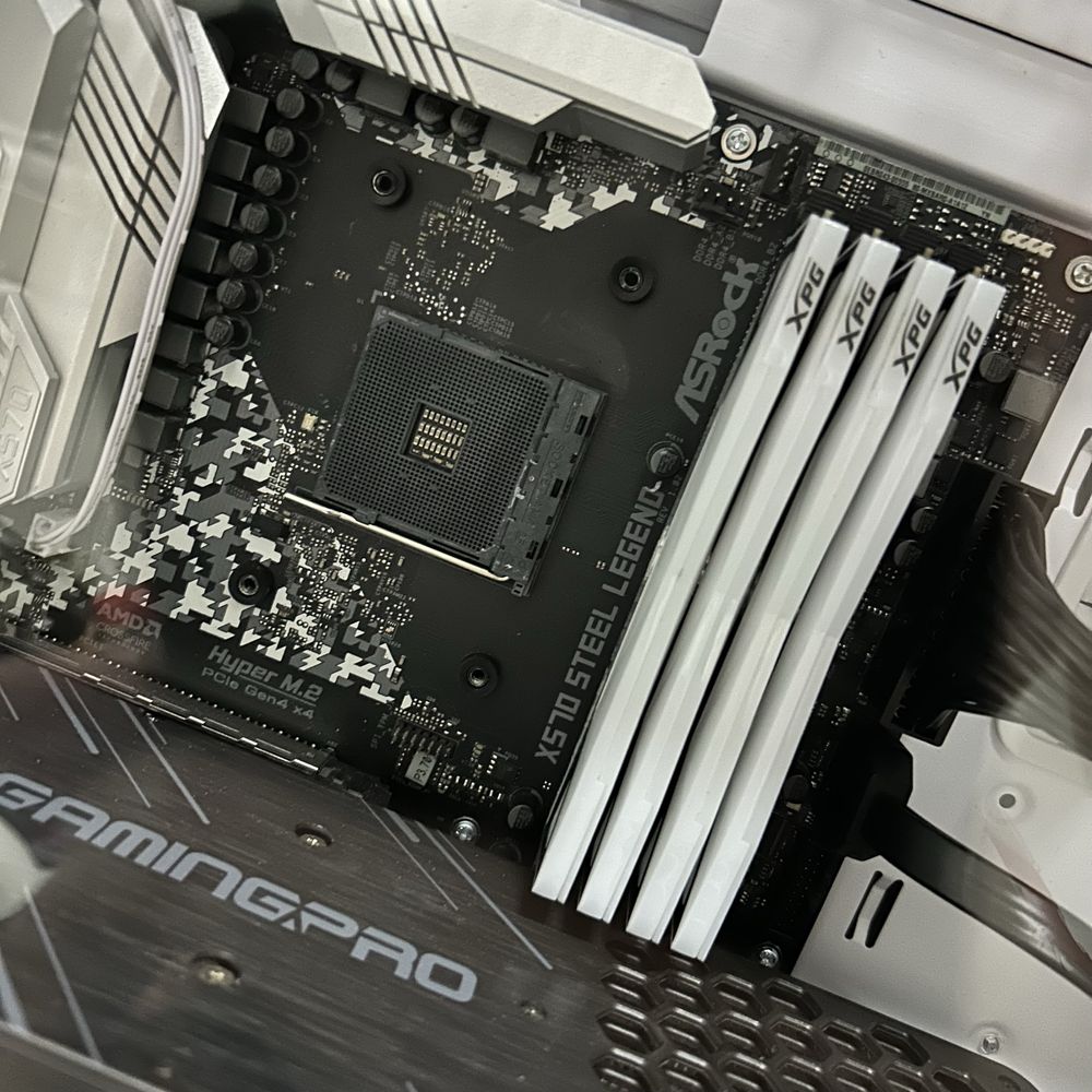 Мощный Комплект: X570 Steel Legend, Ryzen 7 5800X, XPG 32 GB