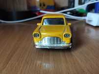 Машинка игрушечная