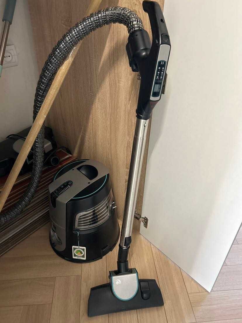 Roboclean пылесос. В отличном состоянии, с документами.