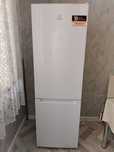 Продам холодильник Indesit как новый