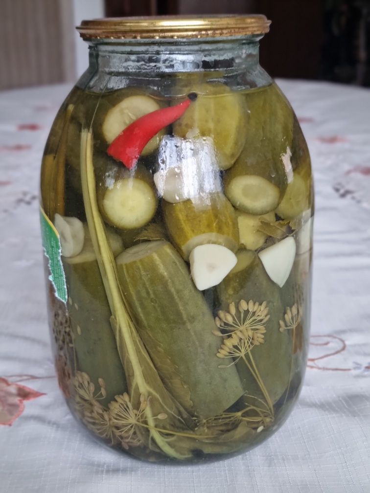Соленья, салаты домашние