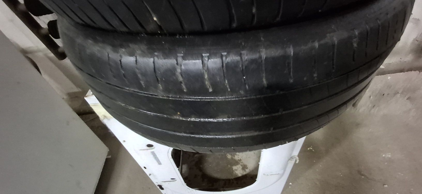 Продам летний комплект  шин  мишлен 215/55R17  98 w