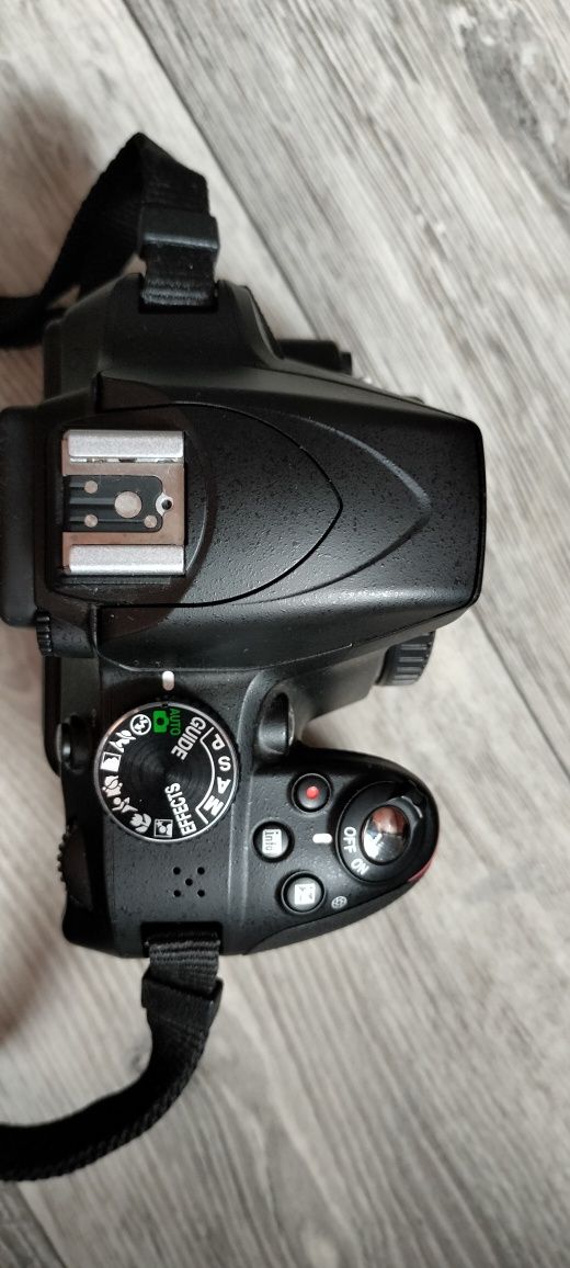 Продам Nikon D3300 kit