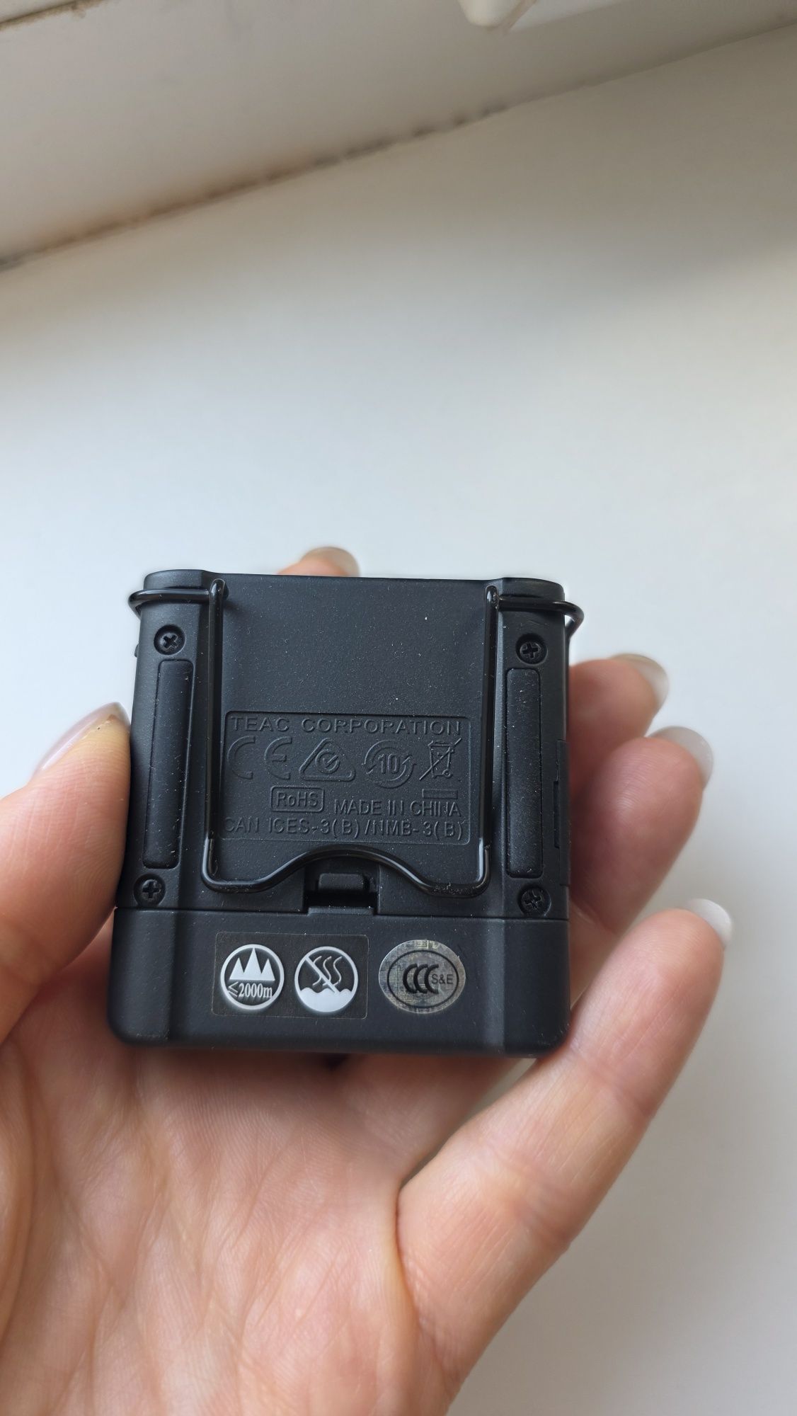 Срочно!!! Диктофон с петличным микрофоном Tascam DR- 10.