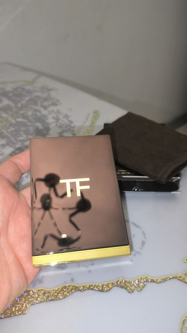 Продам Tom Ford Poudre 04 Sable Voile