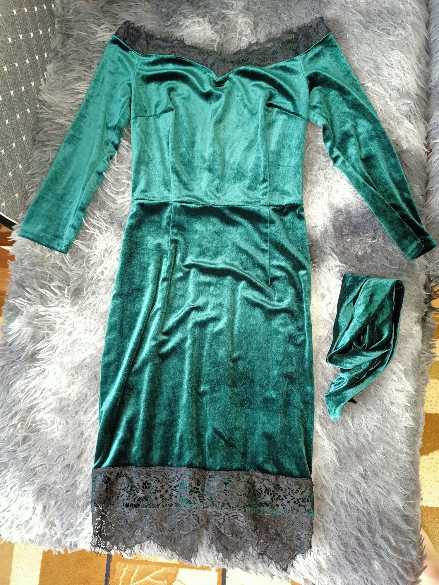 Платья, брюки, блузки