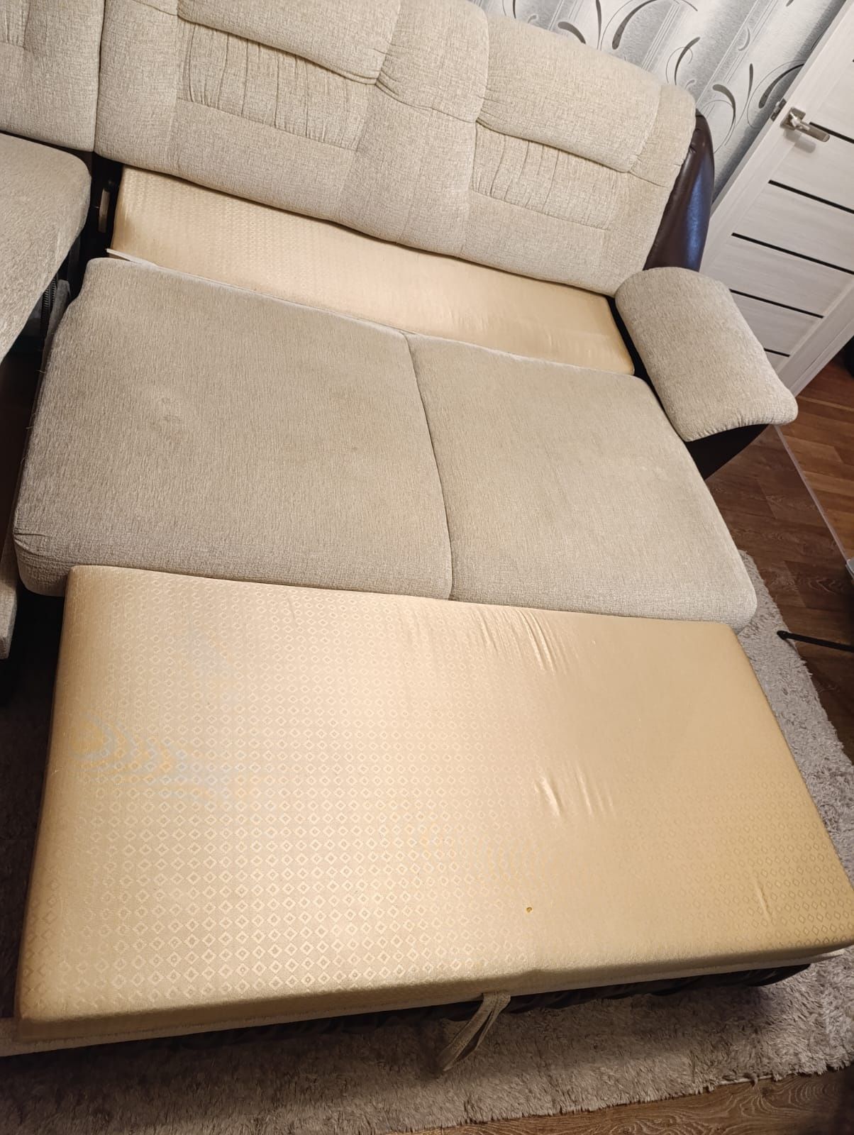 Продам диван в хорошем состоянии